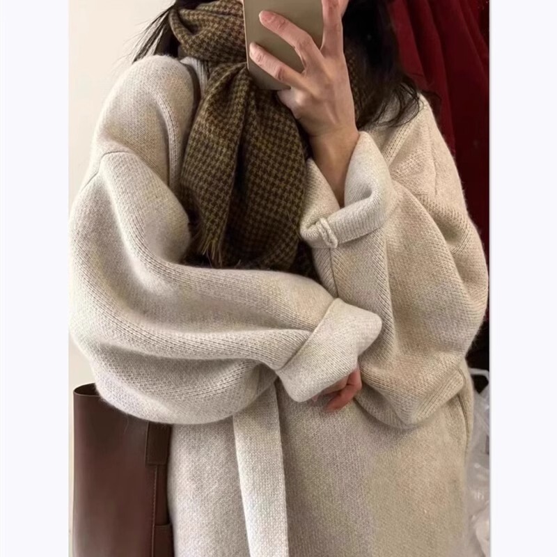 Women's Autumn and Winter Loose-Fitting, Lazy-Style, Over-The-Knee Long Knit Cardigan Sweater Coat with a High-End Bathrobe-Style Thick Outer Layer Women's Autumn and Winter Loose-Fitting, Lazy-Style, Over-The-Knee Long Knit Cardigan Sweater Coat with a High-End Bathrobe-Style Thick Outer Layer