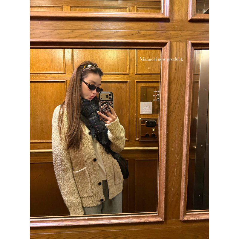 Coriander No Spicy Flavor Xiangcai Special Yarn Knitted Cardigan for Women, Autumn and Winter, Loose Fit, Slimming, Warm Sweater Coat Coriander No Spicy Flavor Xiangcai Special Yarn Knitted Cardigan for Women, Autumn and Winter, Loose Fit, Slimming, Warm Sweater Coat