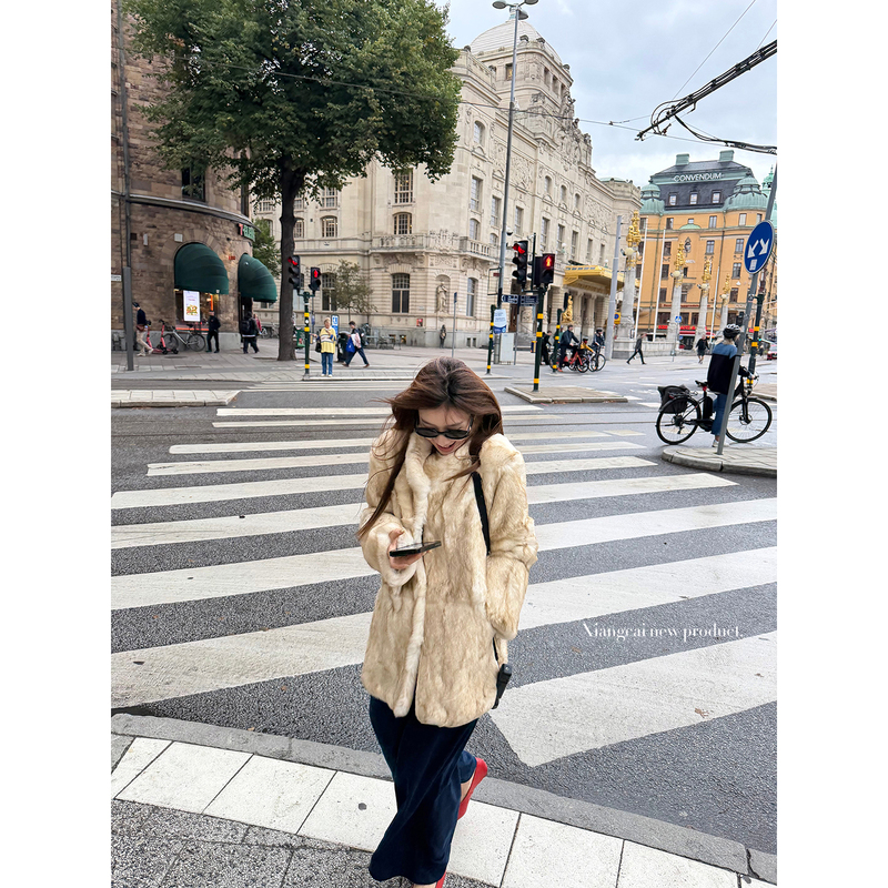 Coriander No Spicy Flavor Xiangcai Vintage Real Rabbit Fur Coat for Women, Autumn and Winter, Warm, Slimming, Elegant Top Coriander No Spicy Flavor Xiangcai Vintage Real Rabbit Fur Coat for Women, Autumn and Winter, Warm, Slimming, Elegant Top