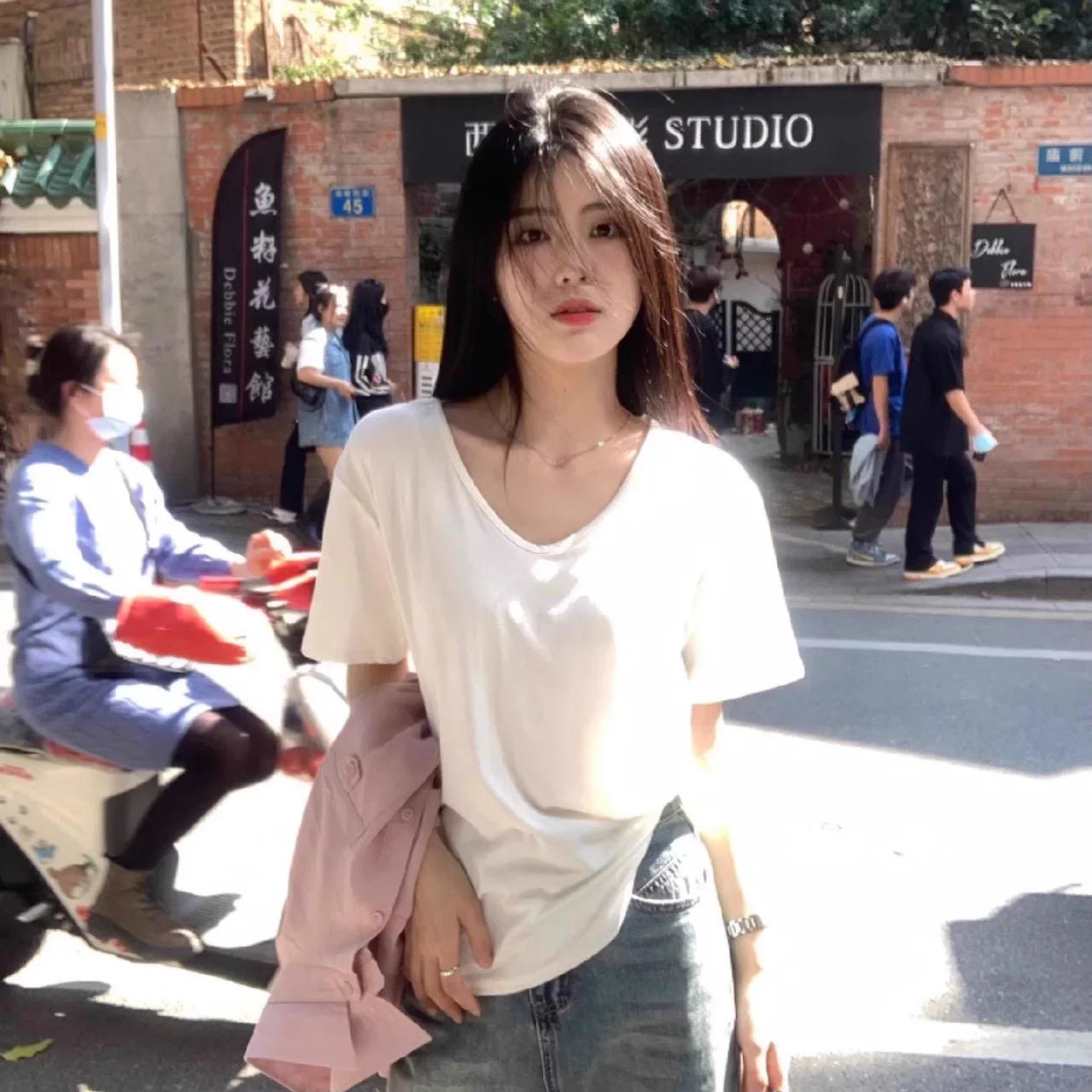 早川ガールズ〜純綿のシンプルなベーシックスタイルハイタイトUネックTシャツレディース半袖白黒ショルダートップ夏