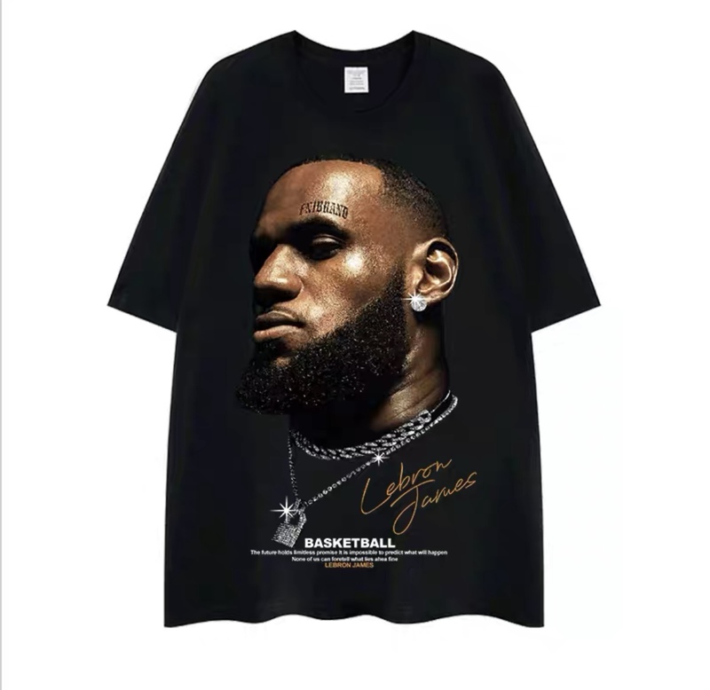 100% Pure Cotton American Retro Basketball and Football Star Head Print Short-Sleeved T-Shirt for Men, Loose Trendy Brand 100% Pure Cotton American Retro Basketball and Football Star Head Print Short-Sleeved T-Shirt for Men, Loose Trendy Brand