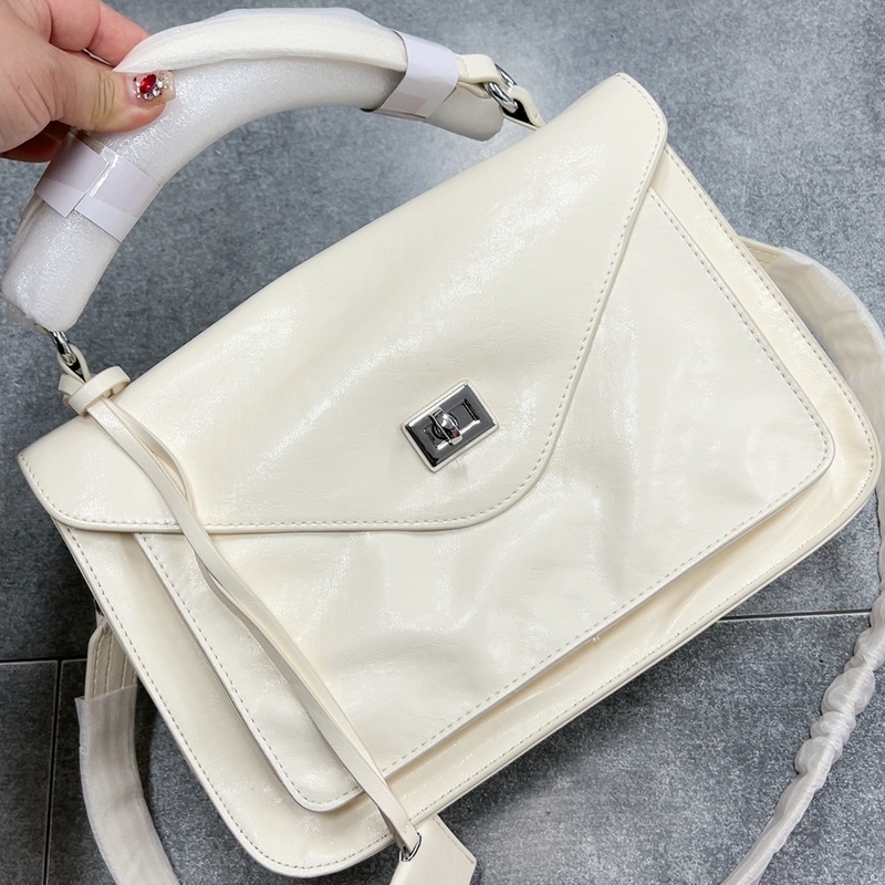 Special Offer Mukari 29cm Messenger Bag, Imported Lambskin Texture Two-Layer Leather