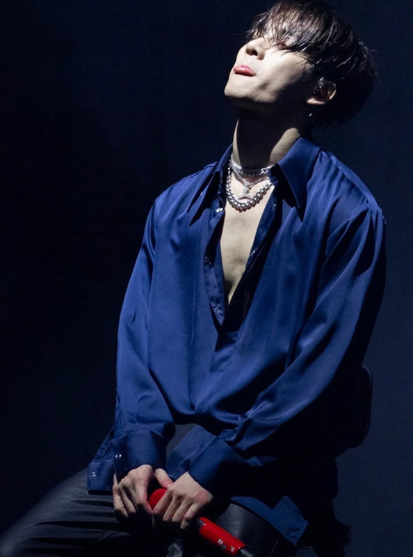 Wang Jia's Same Style Dance Retro Satin Casual Textured Dress Banquet High Street French Large Collar Satin Shirt for Men