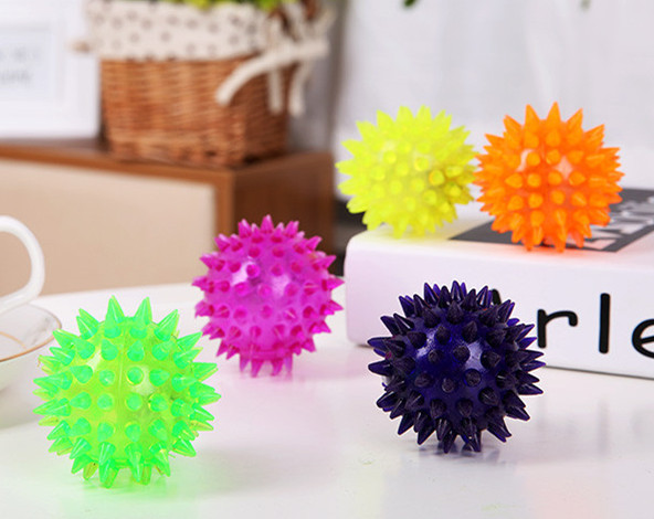 Pet đồ chơi cao su đàn hồi flash bóng cắn cắn mol chó chó đồ chơi chó nhỏ Teddy tương tác đồ chơi đồ chơi cho thú cưng