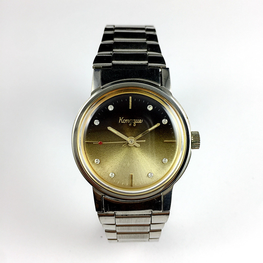 Original stock Out of stock Liaoning Watches Factory Prolific Peacock Plate Medium-sized Manual Mechanic Watch Tea Color Face Diameter 33 mm