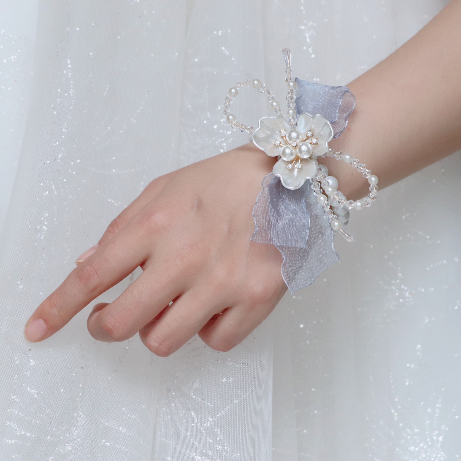 Wedding bridesmaid wrist flower beautiful French bride wedding sister group hand flower fairy beauty crystal bracelet reception event