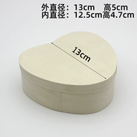 Кожаная коробка в форме сердца