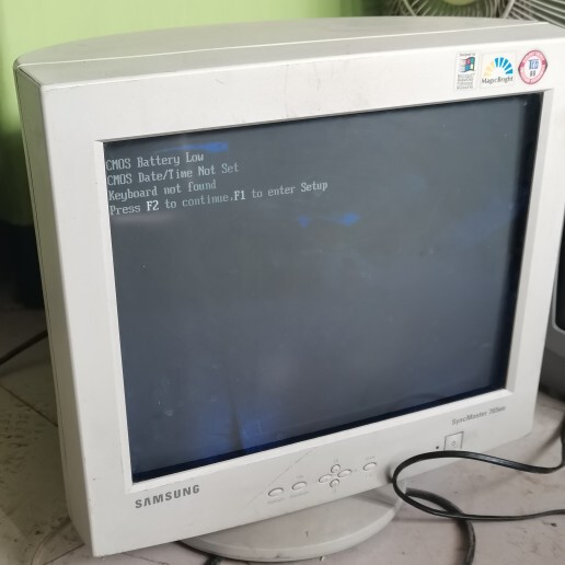 Old-Fashioned Large-Screen Monitors, Desktop Computer Displays, and Crt Monitors Are in Normal Working Condition, Always in Stock, and Are Hot-Selling