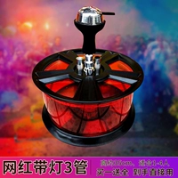 Интернет -знаменитость с лампами мода тройная трубка