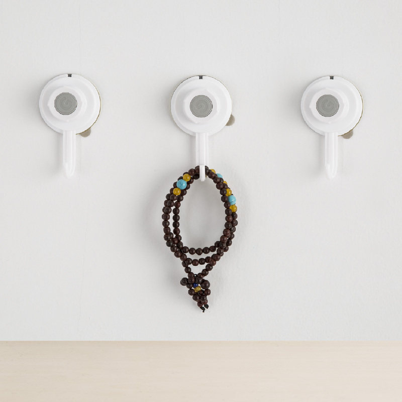 South Korea's Glaster strong indentation sucker bathroom multi-purpose hook plastic can be recycled using simple 3 packs