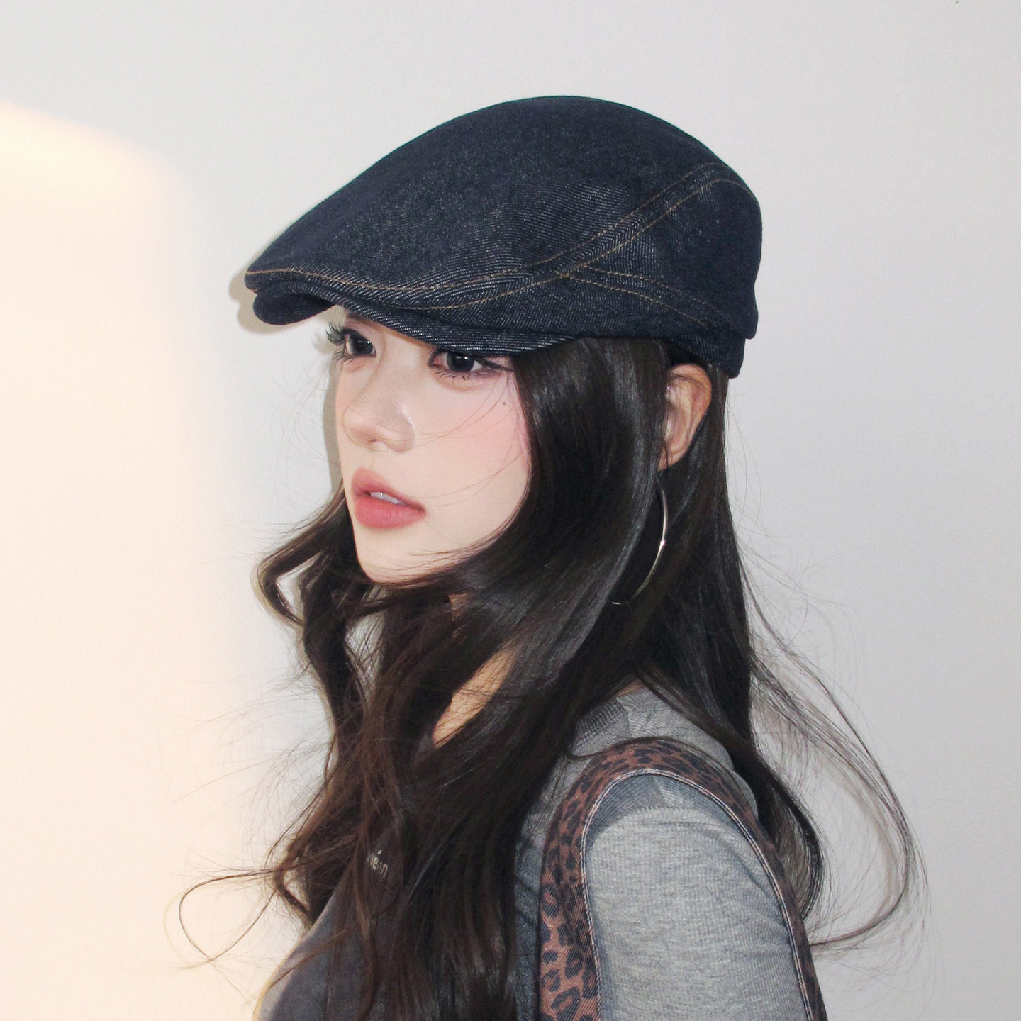 Korean retro dark blue beret, unique British style, backwards beret, thin denim baseball cap for spring and summer.