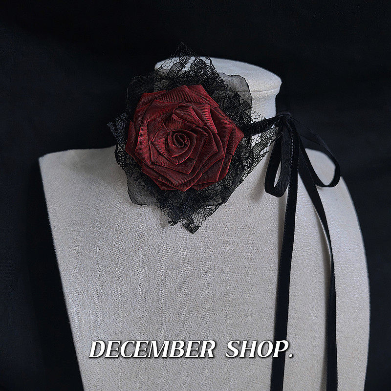 Halloween New Arrival Dark Strappy Choker Gothic Style Necklace Bloodstained Rose Accessory for Dates, Performances, and Lolita Style