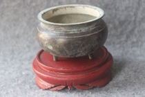 Old copper three-legged incense burner shell Old spicy paste mellow mouth outer diameter 8 cm high 5 8 cm ZZ 3051