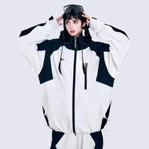 Changbai Mountain ski clothing rental black and white snow clothing Changbai Mountain Wanda snow clothing rental windproof and waterproof