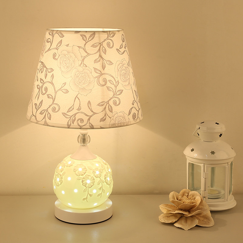 European style Living room Study Bedroom Bed light Nursing night light Creative fashion fabric dimmable ceramic table lamp