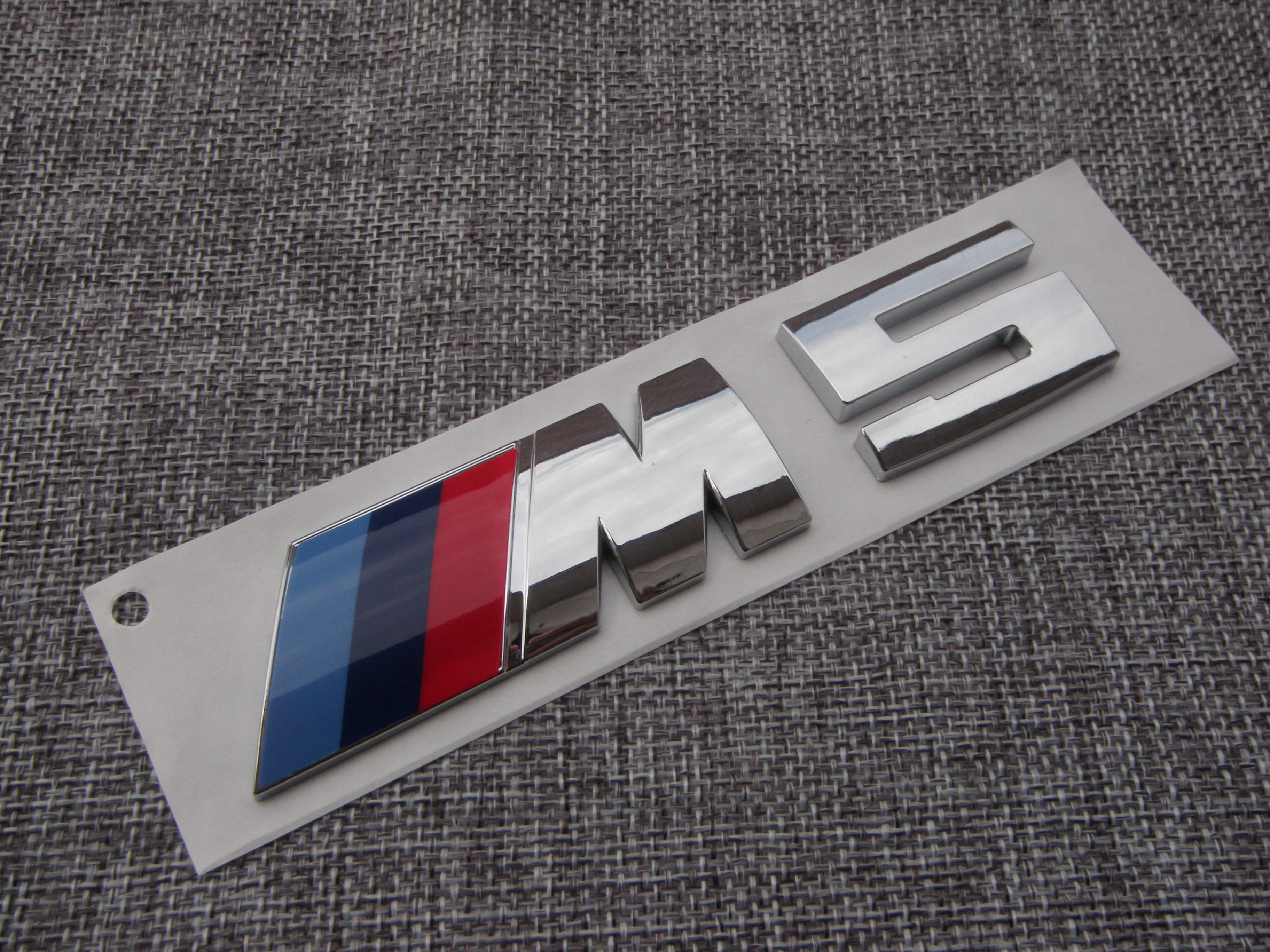 Bmw m3 competition шильдик. Шильдик бмв м. Значок bmw x5. Шильдик м. Шильд бмв m5.