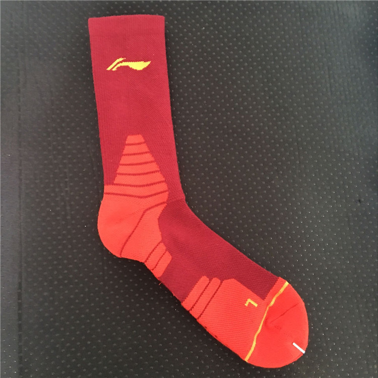 Li Ning tất vớ ngôi sao nhà tài trợ CBA phiên bản cầu thủ thấm mồ hôi không thấm nước 骷髅 vớ vớ bóng rổ nam 	quần áo bóng rổ có tay	