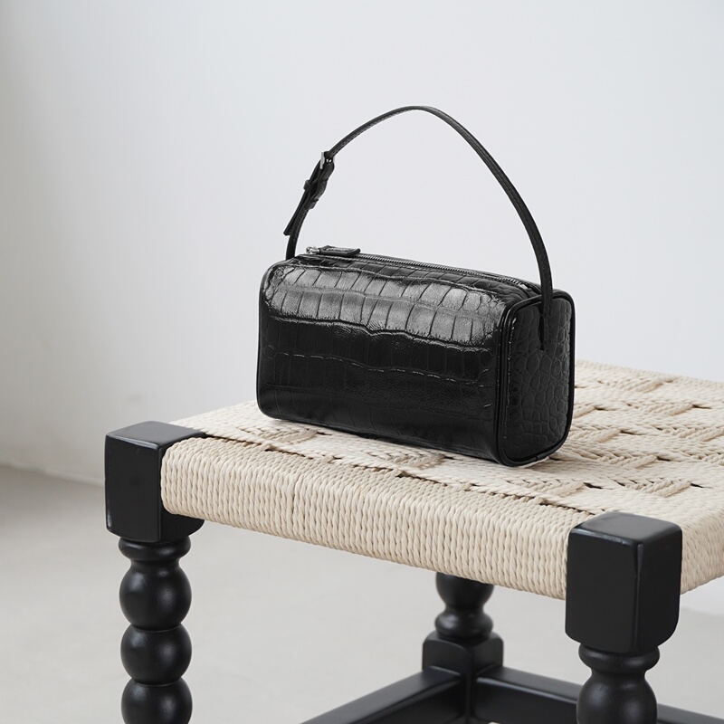 New Row Pen Holder Bag Crocodile Pattern Calfskin Shoulder Crossbody 90S Commuter Portable Pen Bag New Row Pen Holder Bag Crocodile Pattern Calfskin Shoulder Crossbody 90S Commuter Portable Pen Bag