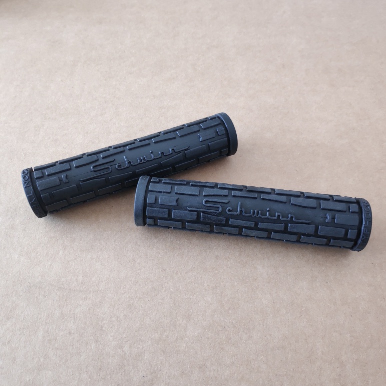 Taiwan-Made Schwinn Bicycle Original Handlebar Grips Mountain Bike Handle Folding Bike Rubber Anti-Slip Handle Grips