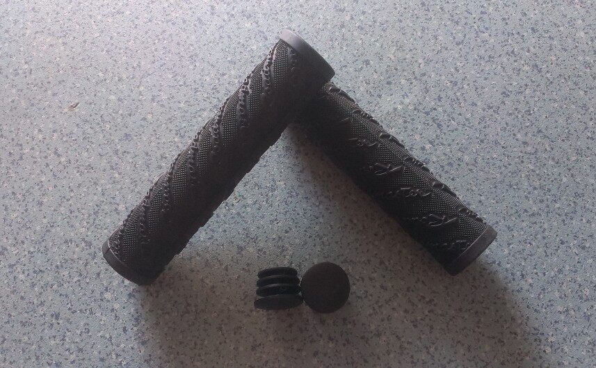 Promotion Depot Tailstock Bike Climbing Bike Mountaineering Car Non-slip Comfort Soft Rubber Bike Double Pass