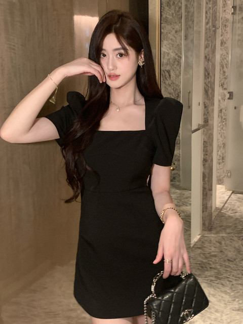 Hollin Square Neck Short-Sleeved Black Dress Women's Summer 2025 New Waist Slimming Look Niche Design Short Skirt
