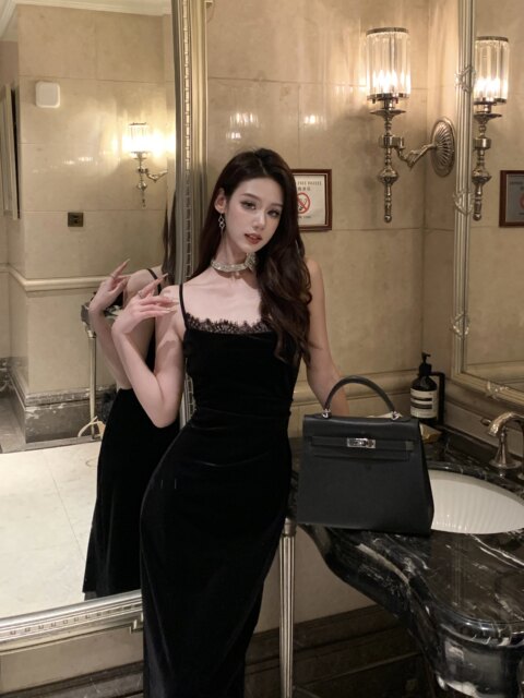 Hollinna Velvet Suspender Dress for Women, Spring and Autumn, French Style, High-End, Hepburn Style, Slimming, Elegant Long Dress