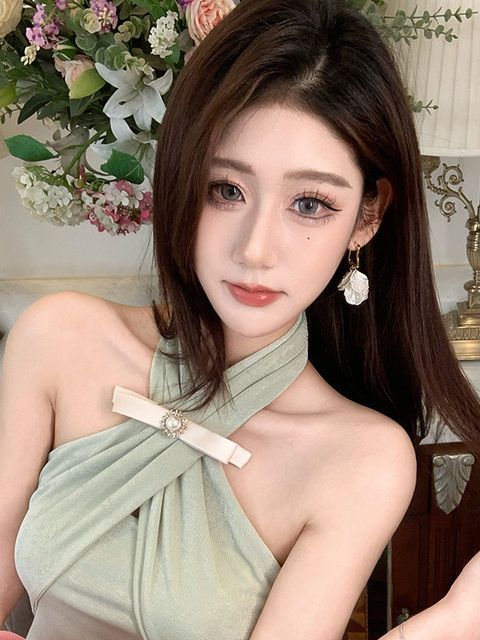 Hollinna Cross Halter Short T-Shirt Women's Summer 2025 New Designer Niche Accessible Luxury High-End Top