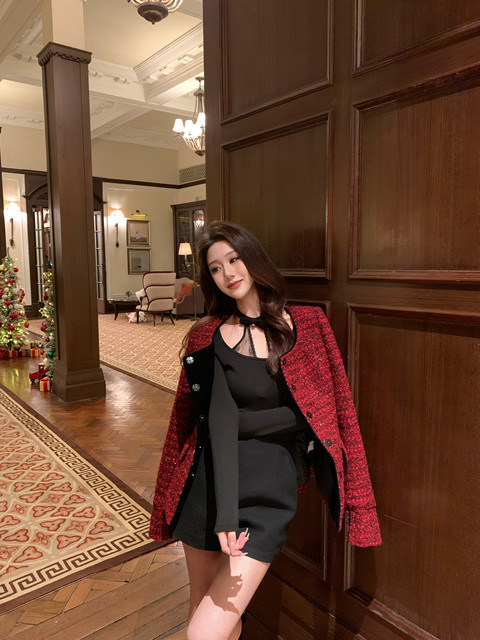 Hollinna Halter Neck Mesh Sexy Socialite Knit Top for Women, Spring and Autumn 2025 New Style, Suitable as an Inner Layer or Outerwear