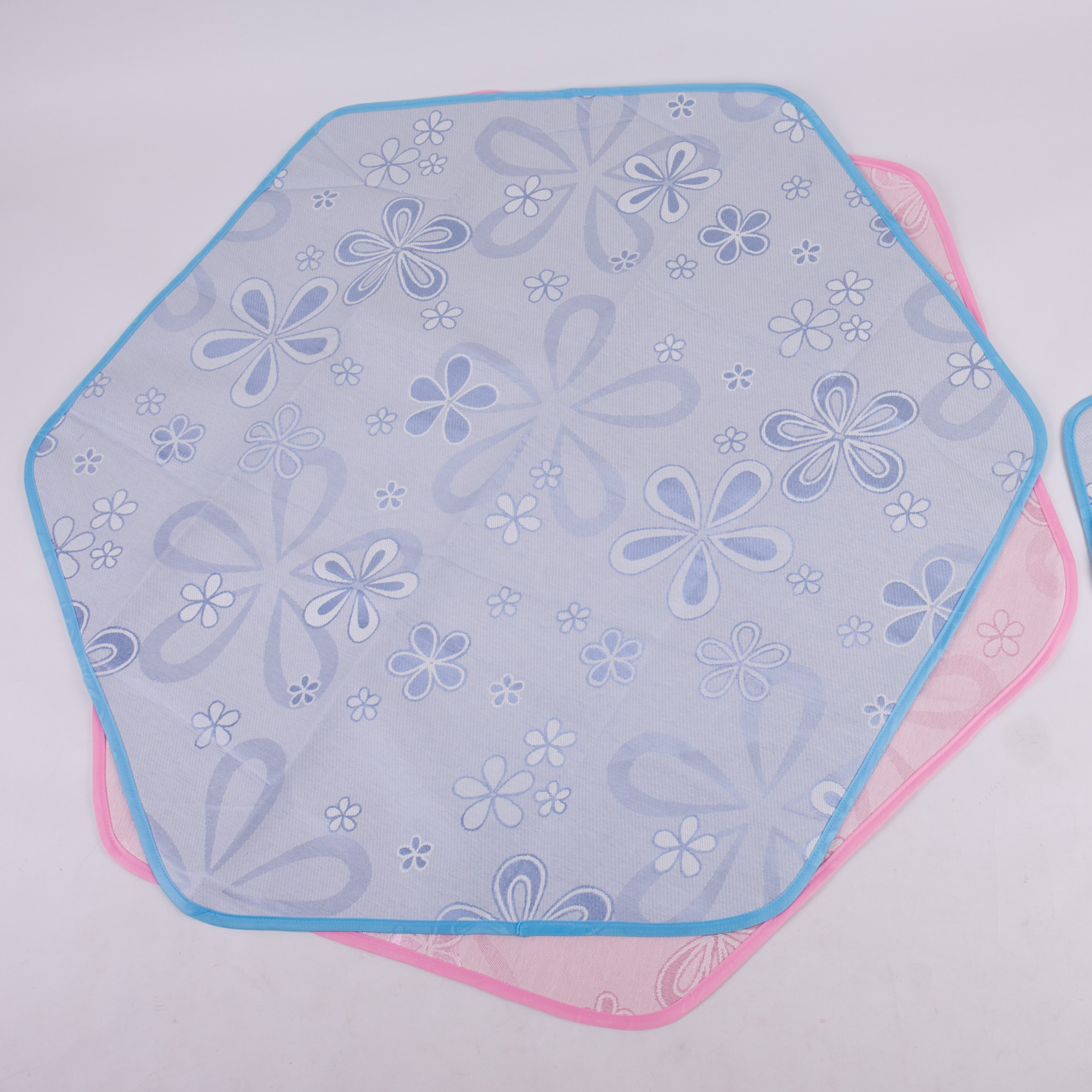 Hexagonal Princess children's tent matching Hexagonal folding ice silk mat 1 4*1 2 meters tent mat