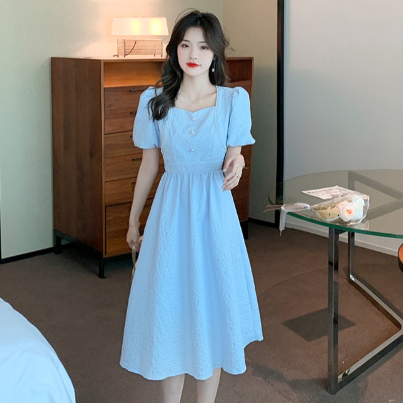 立体提花方领泡泡袖连衣裙