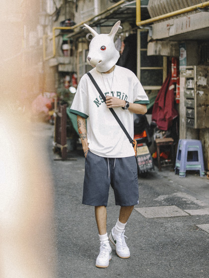 兔先森夏季美式休闲字母钢印短裤男潮牌宽松运动篮球五分裤沙滩裤