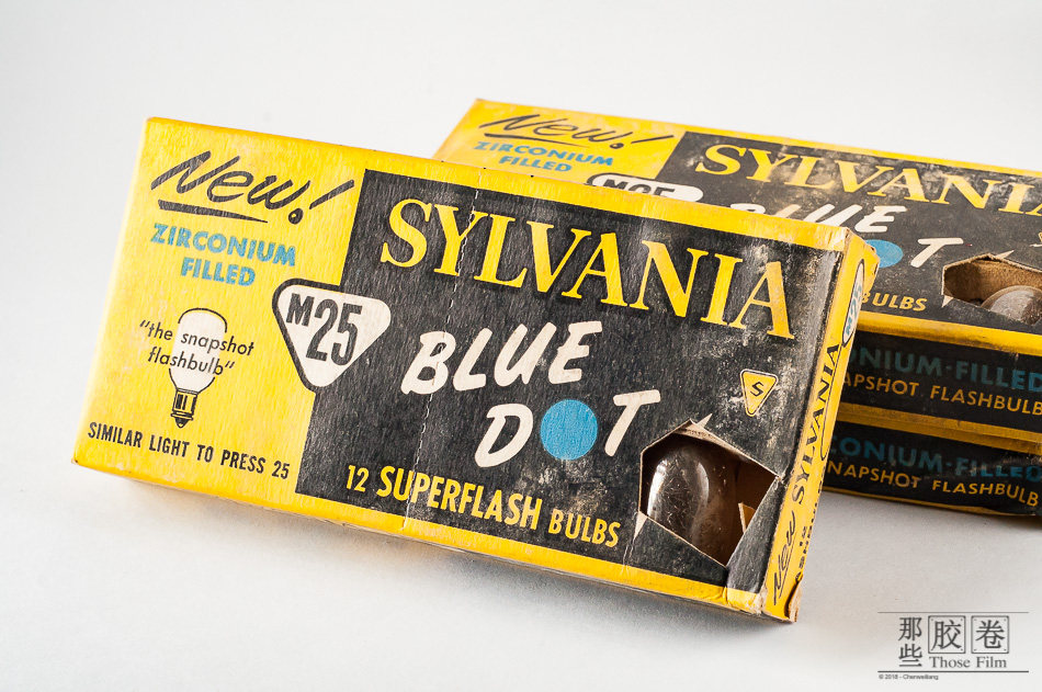 (Those rolls of film)Retro camera SYLVANIA blue dot M2 disposable magnesium flash bulb