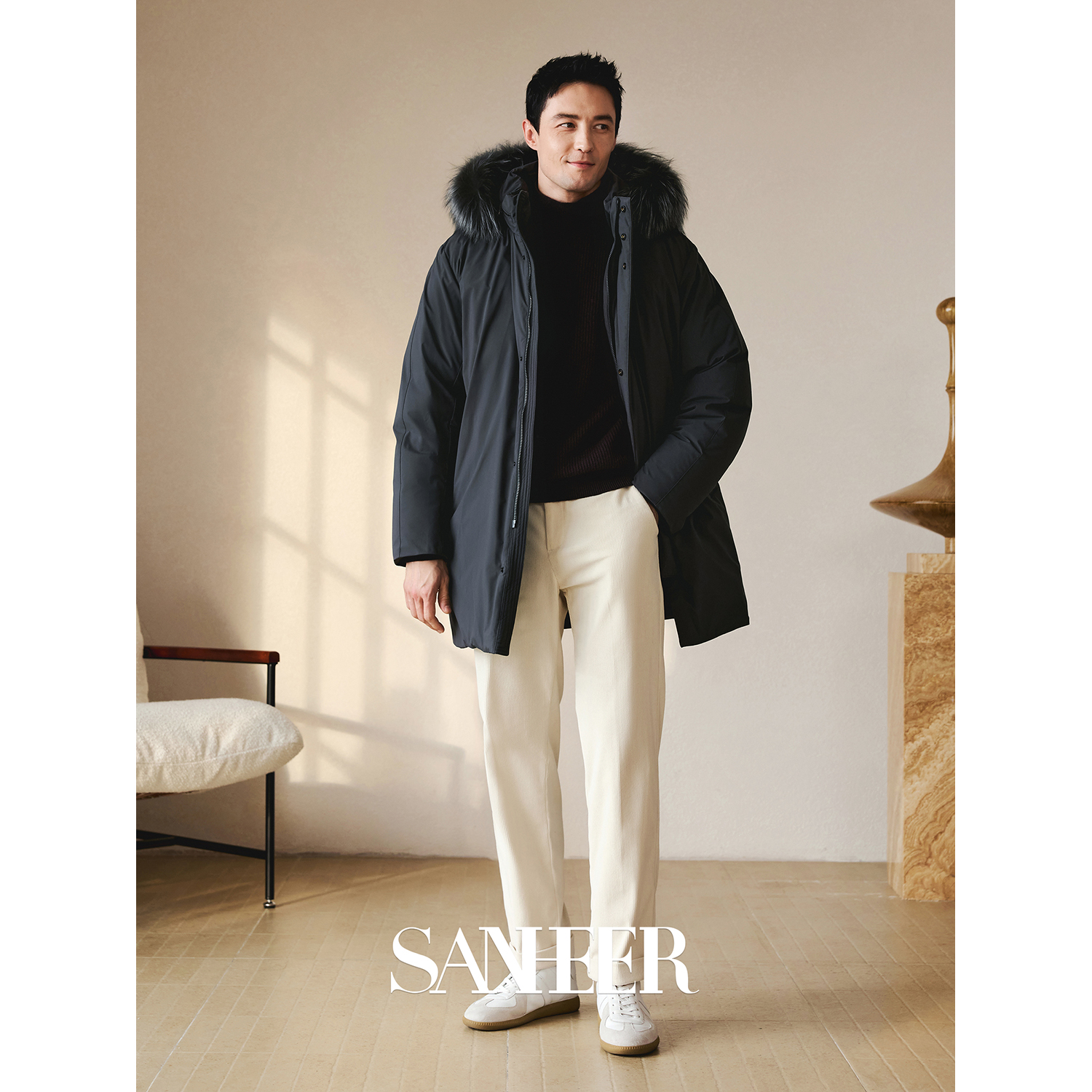 解读冬日时尚：臂彩地图中长羽绒服的秘密