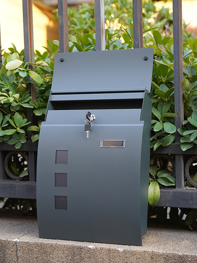 Villa Metal Mailbox with Lock, Wall-Mounted Community Newspaper Box, Suggestion Box, American-Style Mailbox, European-Style Mailbox, Mailbox Box
