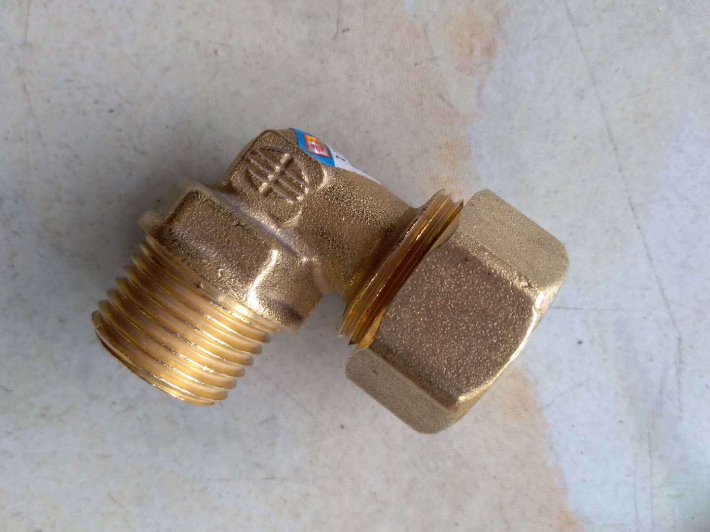 Guangdong Foshan Day Fung Aluminium plastic pipe copper accessories 1216 1418 1620 2025 outer tooth elbow 4 points 6 points 1 inch