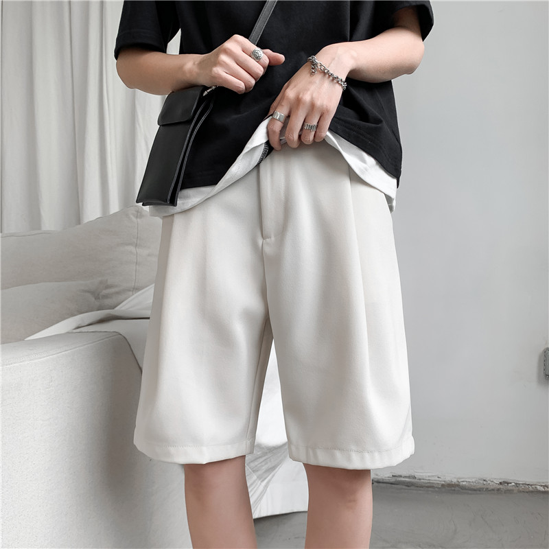 quần tây năm điểm của nam giới thẳng hong Kông gió lỏng xu hướng in quần short phù hợp với thông thường mỏng màu đen rộng chân quần midi.