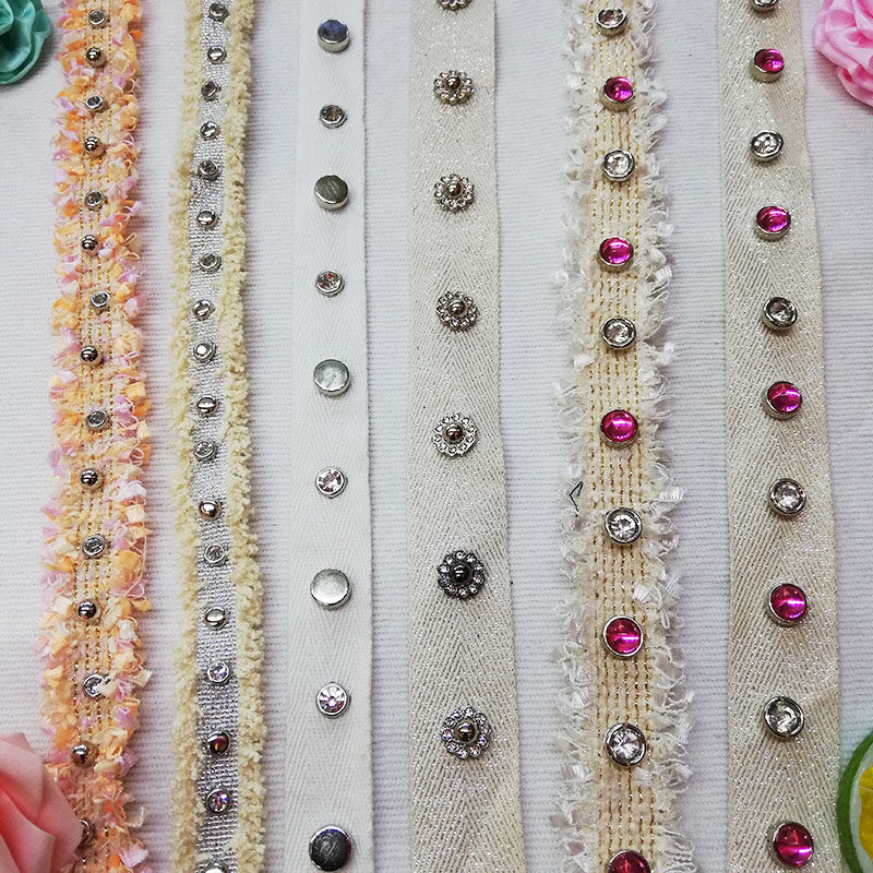 Clothing accessories lace with bubble claw claw riveting riveting color drill can be ordered to make a large number of spot for the factory direct sales