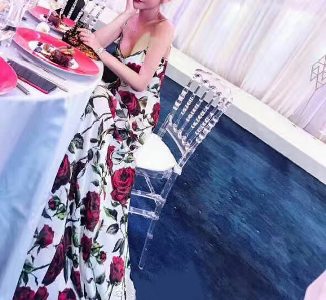 A glance at the intoxicated incarnation of the beauty of the flowers and the beauty of the beauty of the beauty of the beauty of the beauty of the colourful rose print drag.