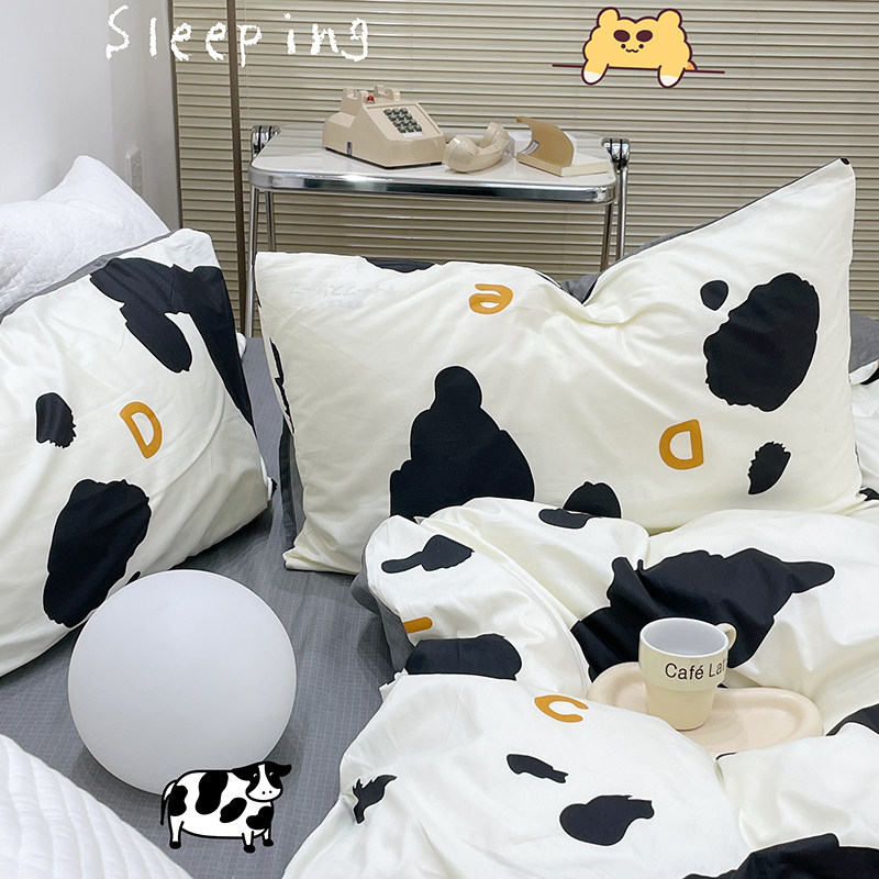 (Home Pose) Black and white color Department Dairy Cows Dot Cute Single Double Bed Goods Four Pieces Of Pure Cotton TT Full Cotton