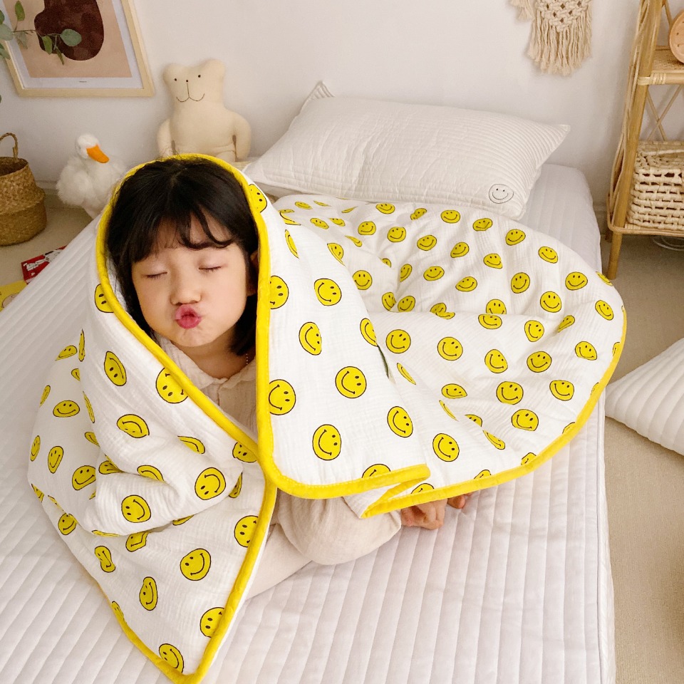 Children quilts are pure cotton for autumn and winter. Kindergarten quilts are thickened in winter