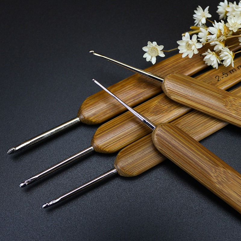 Bán chạy nhất công cụ crochet carbonized tre xử lý đầu tròn carbonized crochet len ​​áo len kim kim móc thiết lập - Công cụ & vật liệu may DIY que đan len
