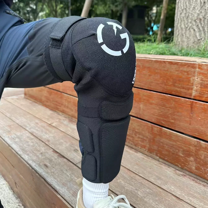 Goodtimes Long-Lasting Knee Pads for Downhill Mountain Biking, No Need for Slippers, Tpu Rubber D30 Pump Track Protective Gear
