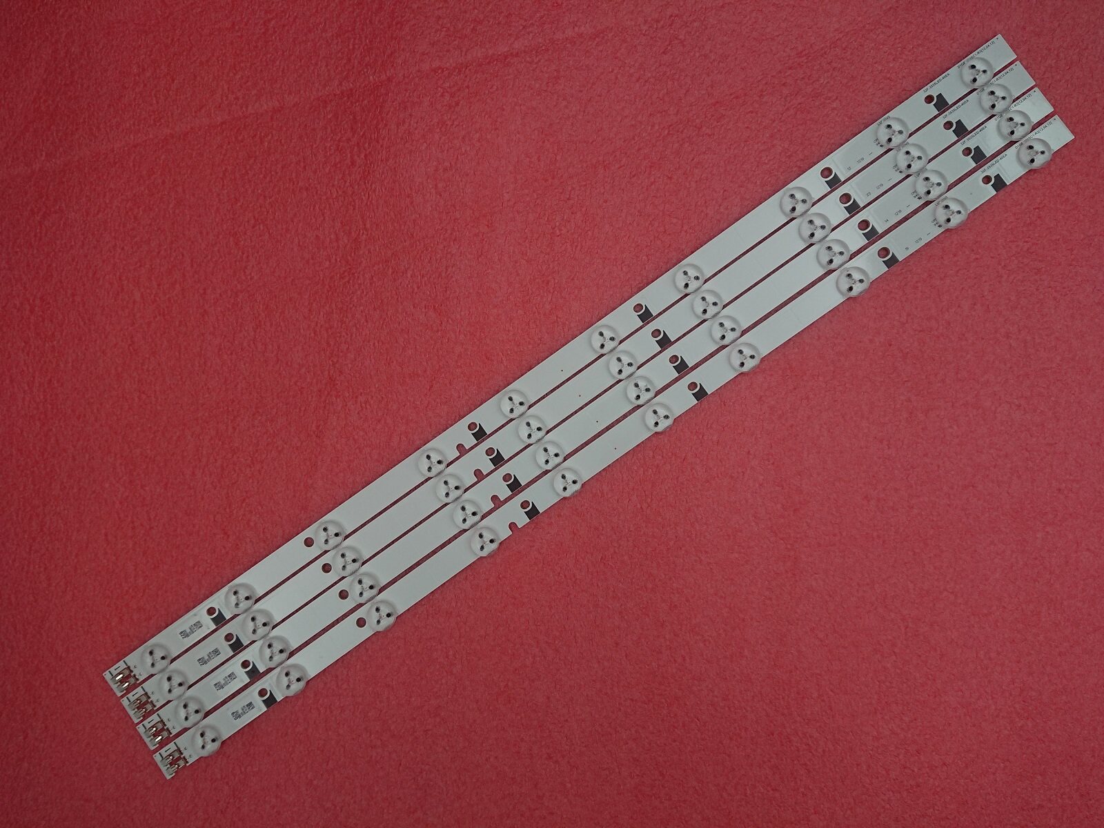 Brand new original dress 32 inch light D1GE-320SC1-R3 D1GE-320SC1-R3 32F-3535LED-40EA10 LED580mm LED580mm