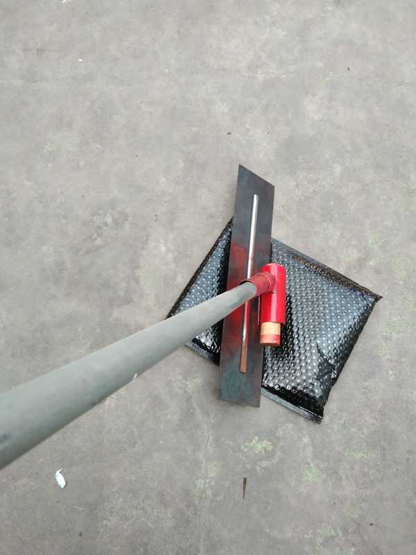 Special Scraper Stand for Floor Construction Work Special Scraper Stand for Floor Construction Work