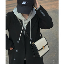 Black woolen coat womens 2022 autumn and winter new woolen coats high-end explosion style small Hepburn style Korean style