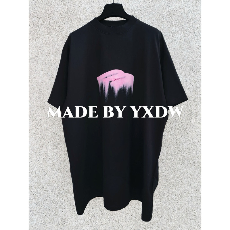 6100 Version, Unaltered, Wet Brush Black Powder Graffiti, Not Dry Yet, Oversized Short-Sleeve T-Shirt, Paris Night Animals