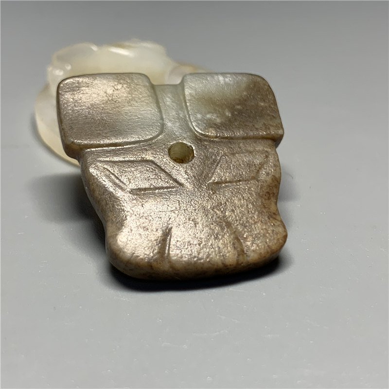 商周古玉牛头饕餮纹玉坠高古玉吊坠和田玉颈饰收藏品