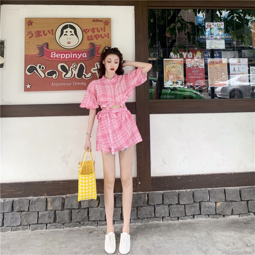 VK旗艦店 韓系格紋泡泡袖慵懶風露腰性感短袖洋裝