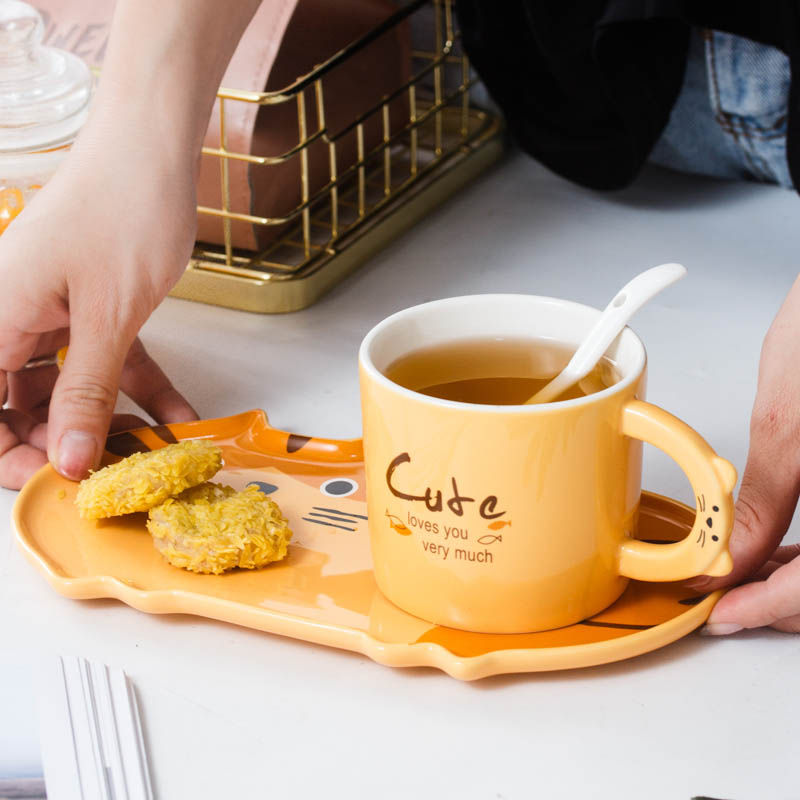 Express cartoon coffee cups and saucers creative European small delicate light much exquisite ceramic cup tea cup