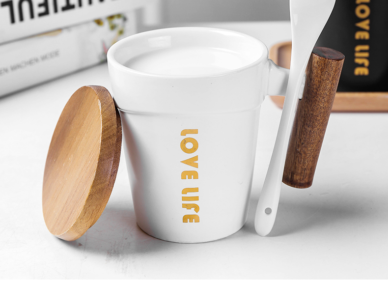 The Nordic idea with wooden handle, ceramic cup move trend male and female students home office mark cup with cover glass
